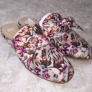 BP Mule,flowers print, fabric texture, Maddy Model